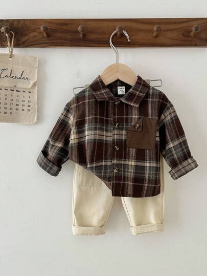 SHEIN Playful Pals مجموعة قميص كم طويل جيب مربعات وبنطلون للأطفال الصبيان، مناسبة للخريف/الشتاء، للارتداء اليومي والخارجي، قطعتان