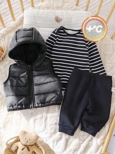SHEIN طقم ملابس رضيع بنت/ولد مكون من 3 قطع: جمبسوت بأكمام طويلة مخططة + بنطلون رياضي أسود + قبعة بغطاء، طراز كاجوال للخريف/الشتاء
