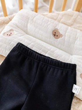 SHEIN طقم ملابس رضيع بنت/ولد مكون من 3 قطع: جمبسوت بأكمام طويلة مخططة + بنطلون رياضي أسود + قبعة بغطاء، طراز كاجوال للخريف/الشتاء