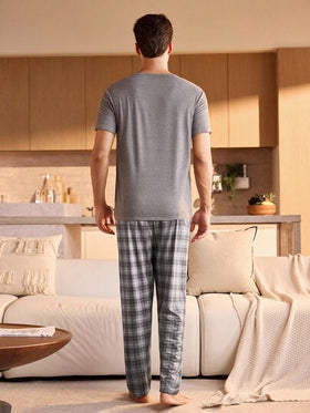 Manfinity Underwear&Sleepwear Basics بيجامة رجالية كبيرة الحجم بسروال مربعات وقميص أكمام قصيرة بلون سادة