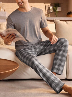 Manfinity Underwear&Sleepwear Basics بيجامة رجالية كبيرة الحجم بسروال مربعات وقميص أكمام قصيرة بلون سادة