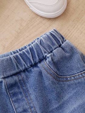 SHEIN مجموعة ملابس 2 قطعة للأطفال الرضع، بنطلون جينز أزرق وبلوزة بيضاء كاجوال، ملابس أطفال مشتركة للجنسين مناسبة للخريف والشتاء