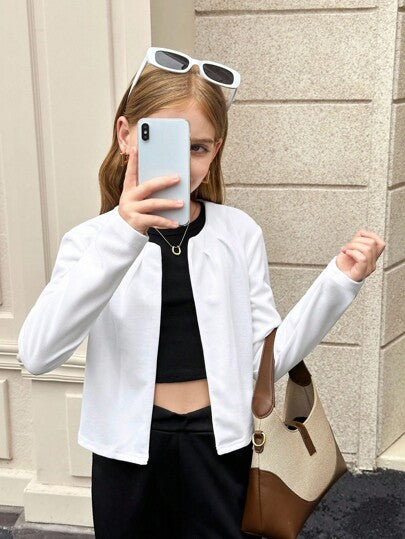 SHEIN Serisse Kids جاكيت قصيرة ذات أكمام ثلاثة أرباع للفتاة الصغيرة بياقة دائرية مفتوحة من الأمام مع طيات، لونها أحادي، متعددة الاستخدامات والملائمة لارتداء اليومي، للعودة إلى المدرسة