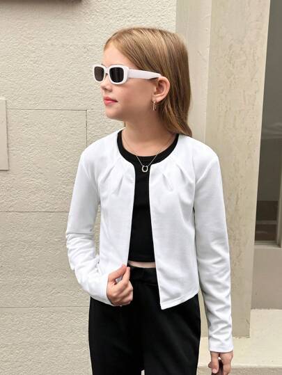 SHEIN Serisse Kids جاكيت قصيرة ذات أكمام ثلاثة أرباع للفتاة الصغيرة بياقة دائرية مفتوحة من الأمام مع طيات، لونها أحادي، متعددة الاستخدامات والملائمة لارتداء اليومي، للعودة إلى المدرسة