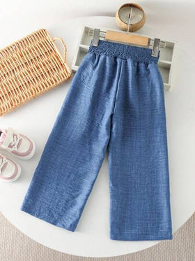 SHEIN Genkimix Kids بنطلون كاجوال للفتيات الصغيرات مزين بفيونكة 3D جميلة على حزام قماش مضفر باللون الأزرق