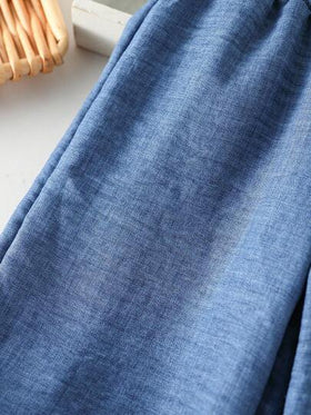 SHEIN Genkimix Kids بنطلون كاجوال للفتيات الصغيرات مزين بفيونكة 3D جميلة على حزام قماش مضفر باللون الأزرق