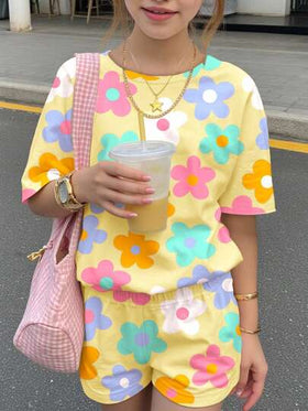 Emery Rose Kids Emery Rose Kids مجموعة بلوزة كم قصير وشورت 2 قطعة مصممة للفتيات المراهقات ذات طراز بسيط، مناسبة للصيف
