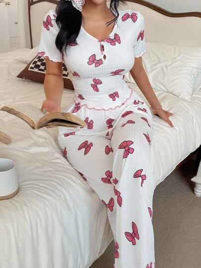 SHEIN مجموعة بيجامات نسائية قصيرة الأكمام بياقة على شكل حرف V وسحاب نصفي مطبوع بشريط وردي، مجموعة بيجامات قطعتين للراحة والاسترخاء، مجموعة بيجامات بشريط وردي جميلة ومتناسقة