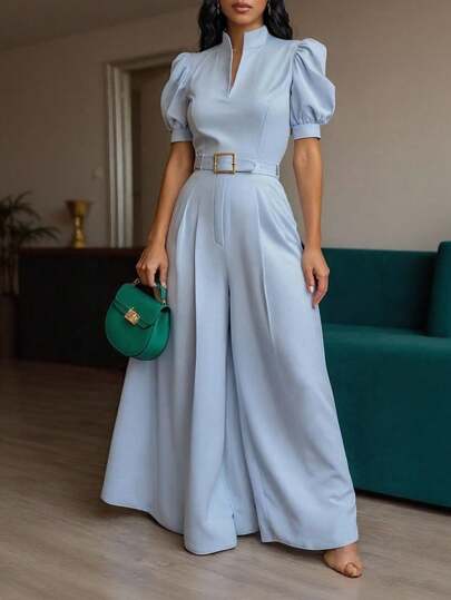 SHEIN Lady بذلة نسائية أنيقة بأكمام منتفخة وياقة واقفة وياقة على شكل حرف V وخصر نحيف وحزام معدني ضيق، مناسبة للعطلات والتنقل، بساقات واسعة وقصة على شكل حرف A، قابلة للارتداء في جميع المواسم، مناسبة لحضور حفلات الزفاف