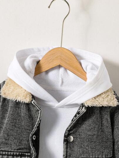 SHEIN TaviRue مجموعة جاكيت بيسبول مع طوق من الفليس المبهت وبنطال كارجو كاجوال مناسبة للأولاد الصغار، مناسبة للارتداء في المنزل والخروجات وتصوير الشارع، بأسلوب كوري كاجوال