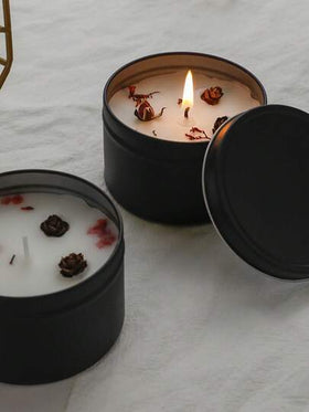 شمعة معطرة بشمع الصويا في علبة معدنية عالية الجودة، مناسبة كهدية فريدة وشخصية ومبتكرة للنساء والأصدقاء، ويمكن استخدامها أيضًا لديكور الغرفة وهدايا عيد الأم والأعراس