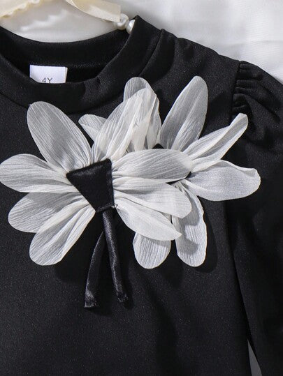 SHEIN Elladie kids فستان أنيق للفتيات الصغيرات مزين بزهرة بيضاء، قبة دائرية سوداء، أكمام طويلة، قاعدة منسدلة، مريح وأنيق، مناسب للخريف والشتاء