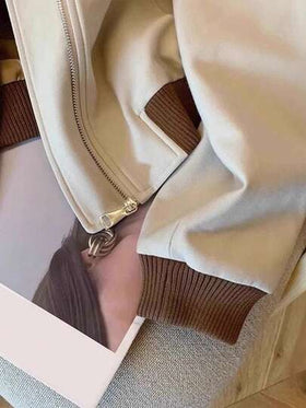 SAOYANGYU جاكيت بيسبول كاجوال يومي للنساء، لون متباين مرقع، أكمام مرنة، شارة صغيرة للزينة، قصة فضفاضة مع سحاب، قماش منسوج 270 جرام، مناسب للربيع
