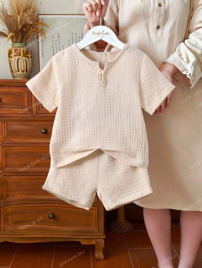 SHEIN Vintaside Kids لباس علوي طفل صبي مطوية ربع زر و شورت