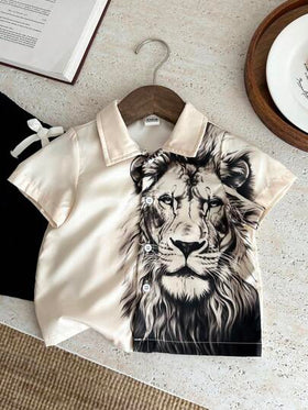 SHEIN مجموعتين من قميص وشورت مطبوع برسم الأسد لملابس الأطفال الصبية والبنات مريحة وأنيقة مناسبة للخريف والصيف