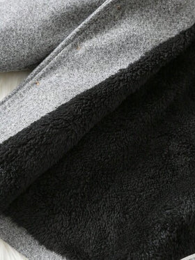 SHEIN اشتر واحد واحصل على واحد مجانًا طفل/طفل ذكر/أنثى 2 قطعة/مجموعة معطف صوفي رمادي سميك مبطن مع قبعة، معطف شتوي، معطف مبطن، طراز بسيط مناسب للجميع، مناسب للارتداء الداخلي والخارجي والتزلج والاستخدام اليومي والرياضة واللعب والحفلات وتصوير الصور والأعياد