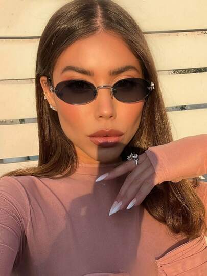 نظارة شمسية إطار معدني بدون إطار بشكل بيضاوي للنساء باللون الرمادي الداكن، مناسبة للارتداء اليومي والإطلالات الأنيقة في الصيف والشاطئ والسفر والأنشطة الخارجية