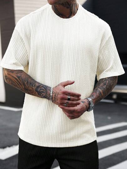 Manfinity Homme قميص تي شيرت قصير الأكمام بياقة دائرية بأسلوب عطلة رجالي كاجوال، مثالي لعطلة شاطئ هاواي، وكذلك لمهرجانات الموسيقى واليومي، مما يجعله هدية ممتازة للأصدقاء أو الأزواج. مناسب للارتداء في جميع فصول السنة، خاصة الربيع والصيف.