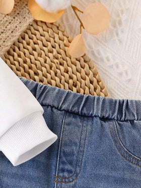 SHEIN مجموعة ملابس أساسية مريحة للأطفال الصغار تتكون من بلوزة رقبة طاقم مبطنة حرارياً وبنطال جينز، مطرزة بشعار الدب، مناسبة للارتداء في الداخل والخارج والأنشطة اليومية والرياضة والحفلات والعطلات والعودة إلى المدرسة والملابس الرياضية، مجموعة ملابس شتوية لل