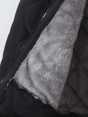 SHEIN Genkimix Kids 1 قطعة جاكيت شبابية كاجوال متعددة الاستخدامات من قماش مبطن بنمط ماسي رمادي اللون، مزينة برسومات حرفية، بياقة وأطراف مرنة، تصميم بسيط وأنيق مناسب للأولاد من عمر 4-7 سنوات للارتداء اليومي في فصلي الخريف والشتاء، مناسب للعودة إلى المدرسة