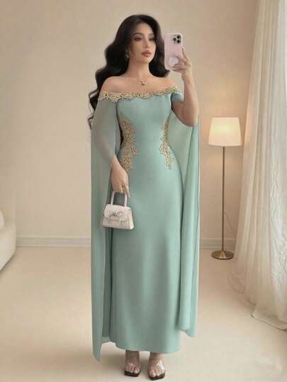 Rafferiza فستان ماكسي أنيق وجذاب متعدد الاستخدامات بتصميم الكتف المكشوف والخصر المحدد والذيل المنسدل بتطريز زهري ذهبي، باللون الأسود، ملابس ربيع/صيف للجامعة وخريف للنساء