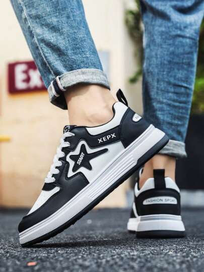 أحذية رياضية بيضاء للرجال بنمط نجمي، أمامية بنظام ربط الحبال، مريحة وخفيفة الوزن، برأس مستدير، متعددة الاستخدامات للحرم الجامعي والمراهقين والمشي والرياضة اليومية والداخلية/الخارجية، أحذية تدريب مريحة