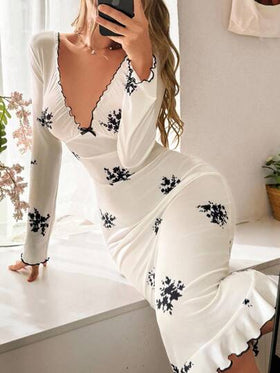 SHEIN فستان نوم طويل بياقة على شكل حرف V مزين بكشكشة وفيونكة، بطبعات زهرية، كم طويل، مناسب للخريف والشتاء، تفاصيل مريحة وأنيقة