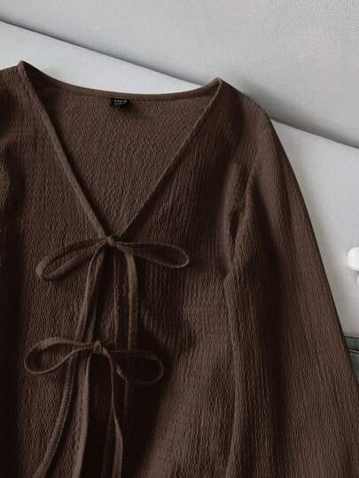SHEIN LUNE ملابس علوية نسائية كاجوال بلون أحادي وياقة على شكل حرف V وأكمام واسعة مع عقدة أمامية، ملابس علوية ذات ياقة على شكل حرف V للربيع/الخريف باللون البني الداكن، ملابس علوية بني شوكولاتة، ملابس علوية بني قهوة، ملابس علوية بني مع ربطة أمامية، كاجوال