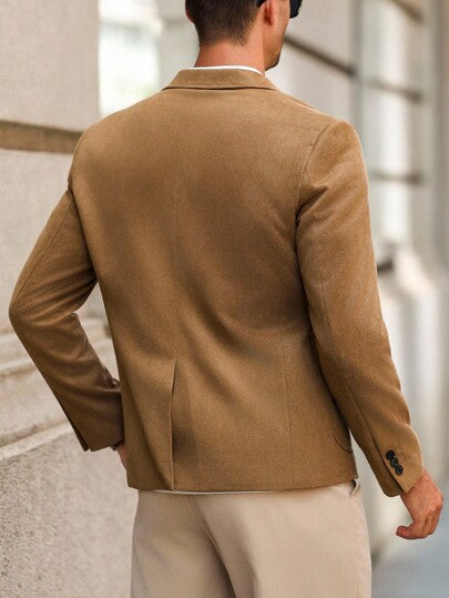 Manfinity Bizformal بليزر رجالي كاجوال بأزرار أمامية وجيب، بليزر كاجوال بني، بليزر رجالي من الجلد المدبوغ بني فاتح