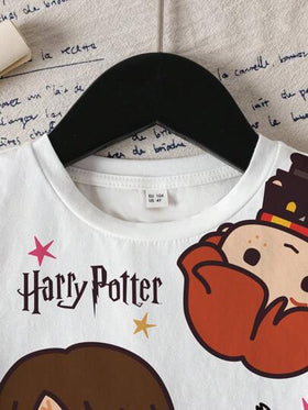HARRY POTTER X SHEIN بلوزة قصيرة الأكمام بياقة طاقم للفتيات الصغيرات، مريحة وكاجوال مزينة برسوم كرتونية وطباعة أحرف إنجليزية جميلة