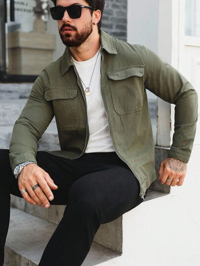 Manfinity Homme جاكيت جينز مغسولة مطابقة باللون الأخضر العسكري مع جيوب كبيرة، كاجوال للربيع/الصيف