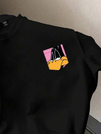 Looney Tunes X Manfinity Manfinity Joysei قميص تي شيرت قصير الأكمام بطاقم الرقبة مع طباعة كرتونية للرجال باللون الأسود