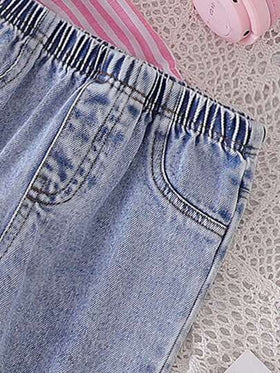 SHEIN Playful Pals طقم بنطال جينز أزرق فاتح فضفاض وقميص أكمام طويلة مخطط لفتيات الرضع، إطلالة كاجوال لطيفة، متعددة الاستخدامات للارتداء اليومي والخروجات
