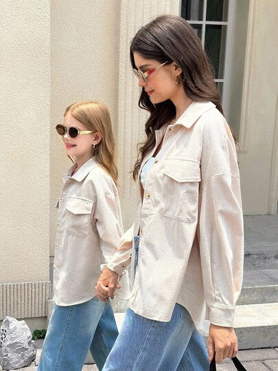 SHEIN معطف بياقة مخملية بيج للفتيات المراهقات، بجيوب قابلة للطي وأكمام طويلة منسدلة، للارتداء اليومي الكاجوال في فصلي الخريف والشتاء