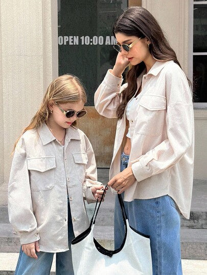 SHEIN معطف بياقة مخملية بيج للفتيات المراهقات، بجيوب قابلة للطي وأكمام طويلة منسدلة، للارتداء اليومي الكاجوال في فصلي الخريف والشتاء