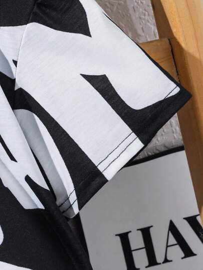 SHEIN مجموعة قميص هيب كاجوال قصير الأكمام مطبوع بطباعة الحروف مع شورت أحادي اللون مكونة من قطعتين لتويني البوي
