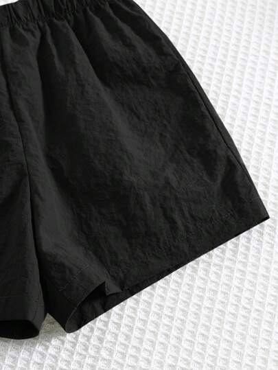 TaviRue مجموعة بلوزة كاجوال ذات ياقة سوداء وشورت بخصر مطاطي للأطفال الصبيان على الطراز الكوري، بدلة صيفية للأطفال الصبيان باللون الأسود، بلوزة سوداء وشورت أسود للأطفال الصبيان، بدلة صيفية للأطفال الصبيان