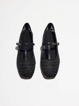 أحذية باليه أنيقة ذات حزام على شكل T مطرزة بتصميم مفرغ، خفيفة الوزن، قابلة للتنفس، ناعمة، مريحة، متعددة الاستخدامات، باللون الأسود الكلاسيكي، مناسبة لجميع المواسم والمناسبات