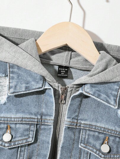 SHEIN جاكيت كاجوال للأولاد مصنوعة من الجينز الأزرق المشقوق مع أكمام طويلة وقطع من الأقمشة المحبوكة الرمادية مع كابوشون، مناسبة للارتداء اليومي وفصل الخريف