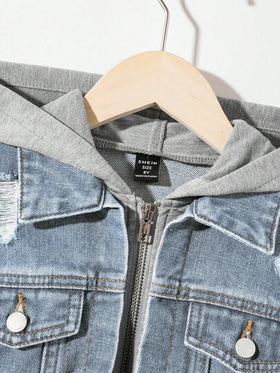 SHEIN جاكيت كاجوال للأولاد مصنوعة من الجينز الأزرق المشقوق مع أكمام طويلة وقطع من الأقمشة المحبوكة الرمادية مع كابوشون، مناسبة للارتداء اليومي وفصل الخريف