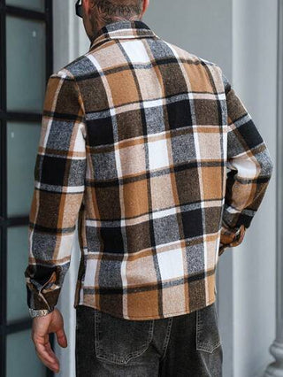 Manfinity Homme قميص رجالي كاجوال أحادي الصدر بجيب ذو نقشة مربعات، خريفي