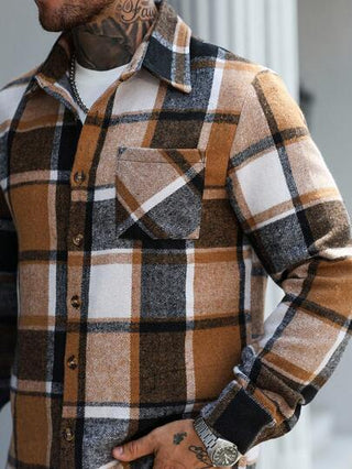 Manfinity Homme قميص رجالي كاجوال أحادي الصدر بجيب ذو نقشة مربعات، خريفي