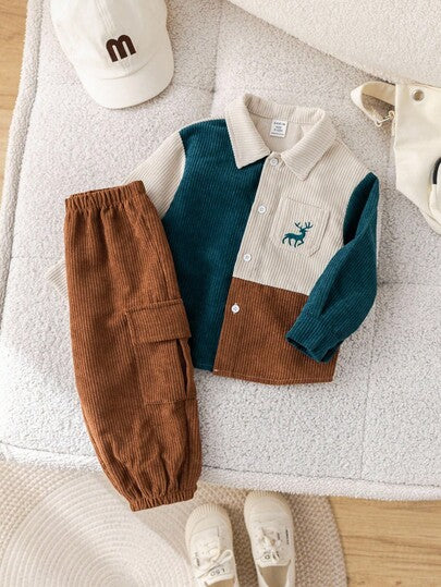 SHEIN مجموعة ملابس طفل ولد 2 قطعة، جاكيت كاجوال جميلة بنمط غزال أخضر وألوان متباينة، طوق من الكوردروي، وبنطلون كارجو بخصر مطاطي، ملابس عيد الميلاد للأطفال الجنسين، ملابس شتوية للأطفال
