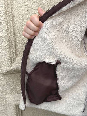 SHEIN Serisse Kids جاكيت دراجة نارية للفتيات المراهقات مناسبة للخريف/الشتاء، مبطنة بطبقة عازلة من مركب البولي يوريثان، ذات ياقة ملونة بتباين، مناسبة للارتداء اليومي
