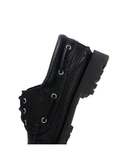 Timberland بوت جلدية رياضية منخفضة الكاحل للرجال، مريحة وعملية للاستخدام اليومي A2PDQA3L