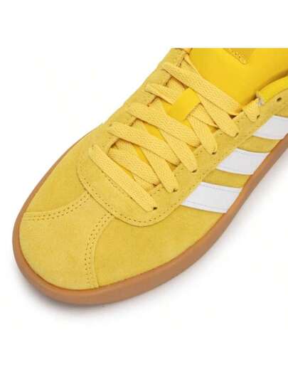 Adidas حذاء تنس VL COURT 3.0 للرجال والنساء، أحذية رياضية خارجية، أحذية مريحة وغير رسمية JP8570