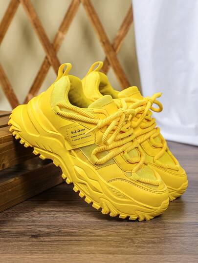 أحذية الجري للرجال لجميع المواسم، أحذية رياضية كاجوال للرجال بتصميم علوي ذو لون أصفر لامع متعدد الاستخدامات، أحذية رياضية سميكة السُّمك ذات منصة تهوية شبكية، للاستخدام الخارجي والأعياد والهدايا