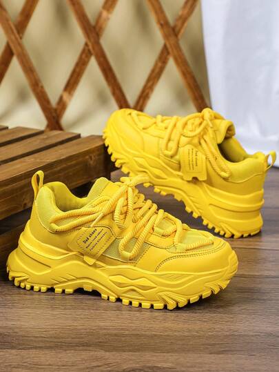 أحذية الجري للرجال لجميع المواسم، أحذية رياضية كاجوال للرجال بتصميم علوي ذو لون أصفر لامع متعدد الاستخدامات، أحذية رياضية سميكة السُّمك ذات منصة تهوية شبكية، للاستخدام الخارجي والأعياد والهدايا