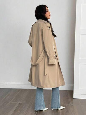 SHEIN PETITE معطف كاجوال نسائي بتصميم مهترئ وزخرفة كلاسيكية بلون الخاكي