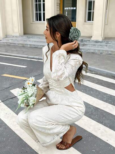 SHEIN Frenchy جمبسوت نسائية بأكمام طويلة وظهر مكشوف بياقة على شكل حرف V وبلون أحادي، مناسبة للارتداء اليومي